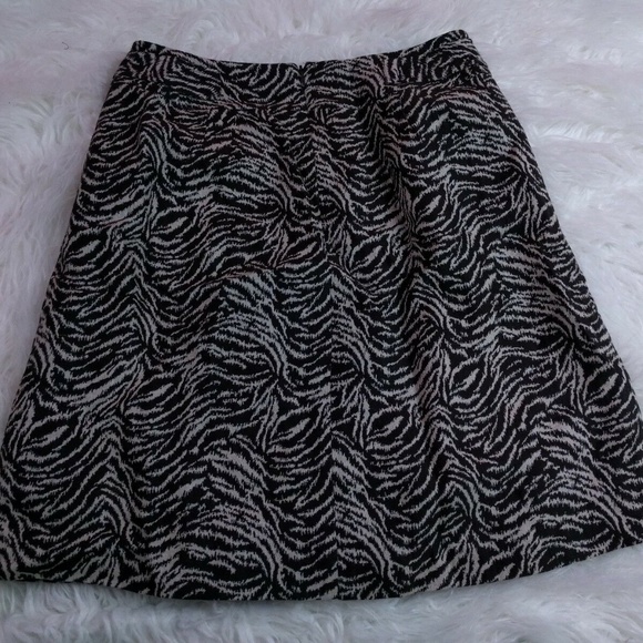 @ Ann Taylor sz 6 Brown Cream Pleated Skirt - Picture 4 of 7